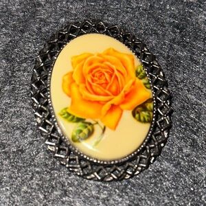 Elegant Vintage Yellow Rose Brooch/ Pendant